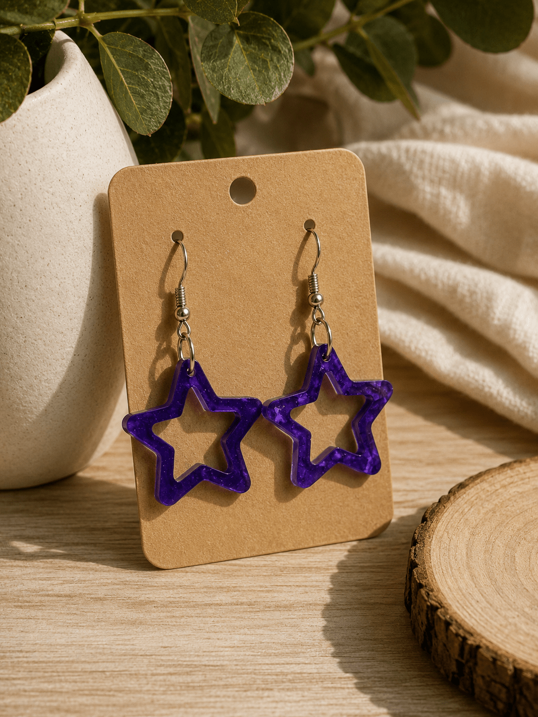 Boucles d'Oreilles Pendantes COSMOS – Étoiles Évidées Violet Pailleté - Créa.Bijoux