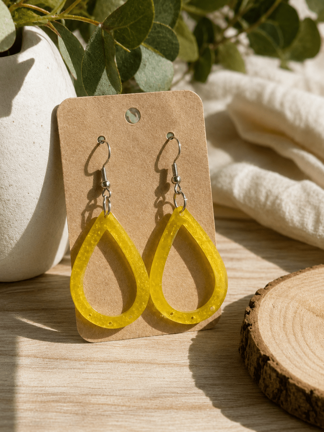 Boucles d'Oreilles Pendantes LUNA – Gouttes Évidées Rouge Éclatant - Créa.Bijoux