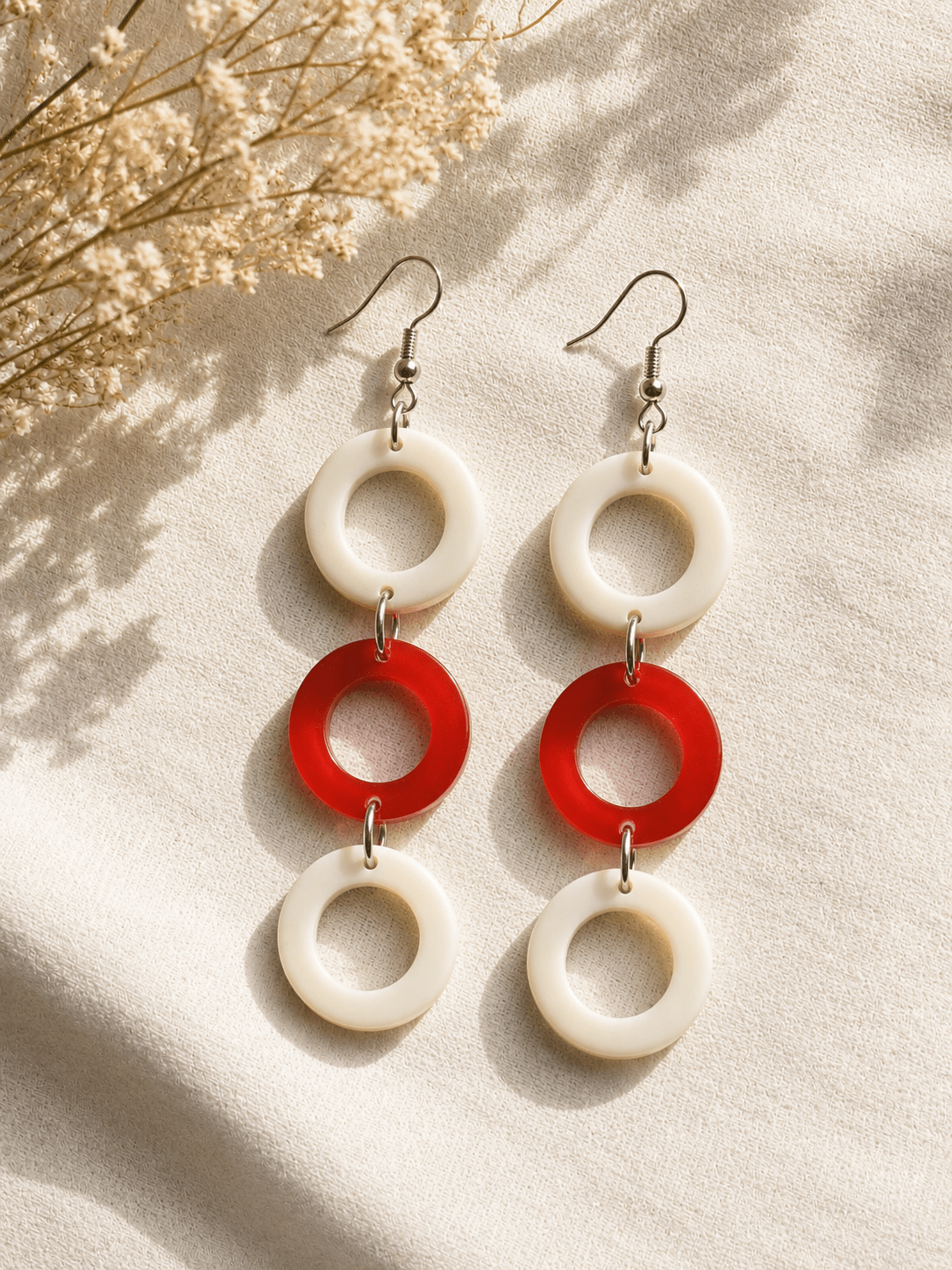Boucles d'Oreilles Pendantes PALMA – Cascade d'Anneaux Rétro Blanc Crème & Rouge Éclatant - Créa.Bijoux