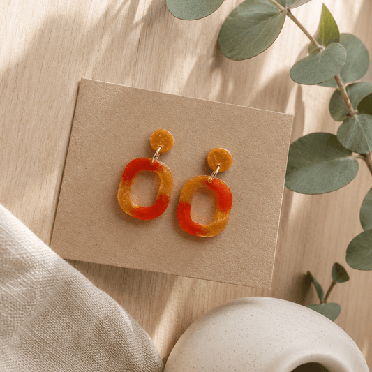 Boucles d'oreilles pendantes "Solstice" - Résine marbrée doré et rouge - Créa.Bijoux
