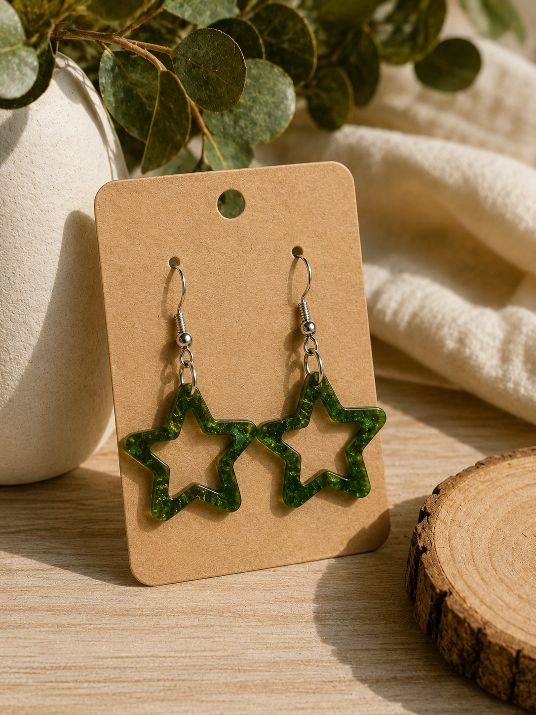 Boucles d'Oreilles Pendantes COSMOS – Étoiles Évidées Violet Pailleté